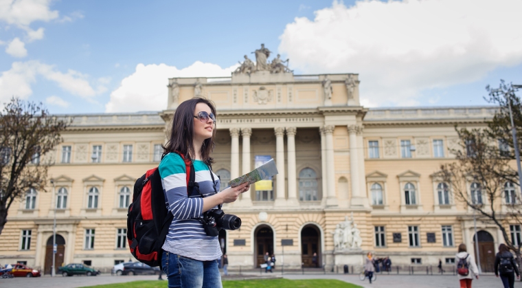 How Do You Choose the Best Study Abroad Consultant in Kolkata for Your Higher Education Journey?